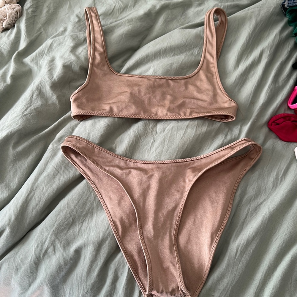 TRIANGL swim